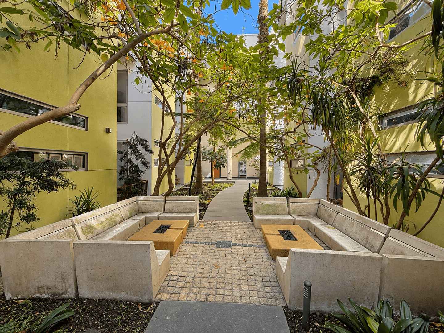 Oakland Condo: 1253 Pine St