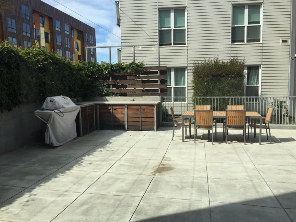 San Francisco House: 5800 3rd Street #1418