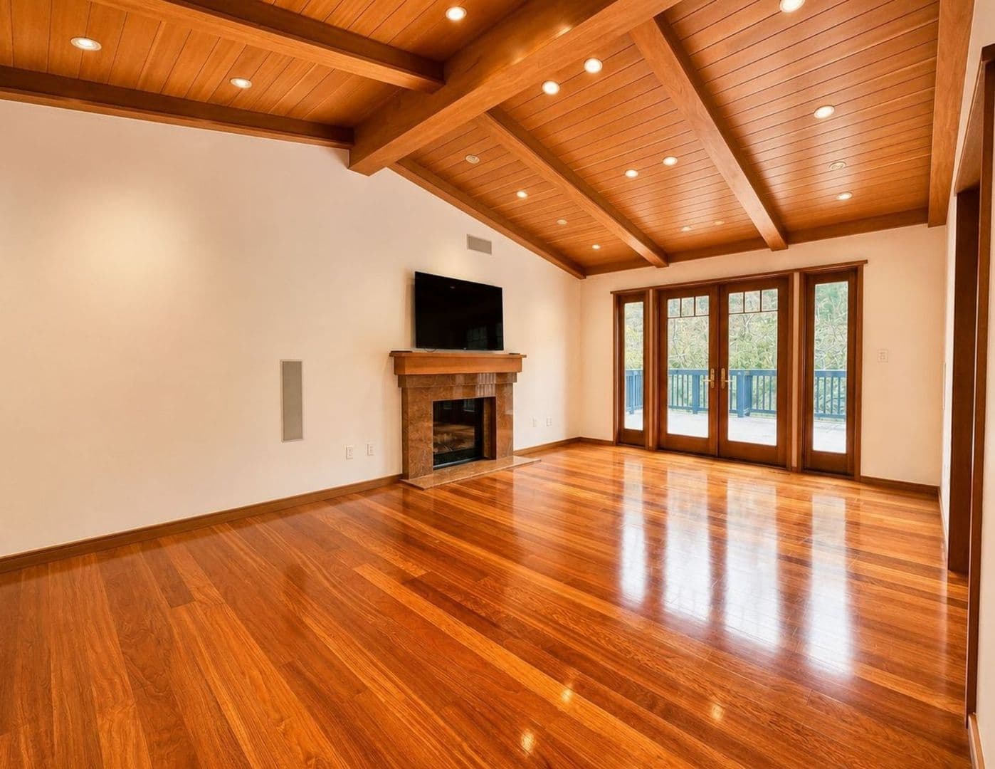 Larkspur House: 60 Frances Ave