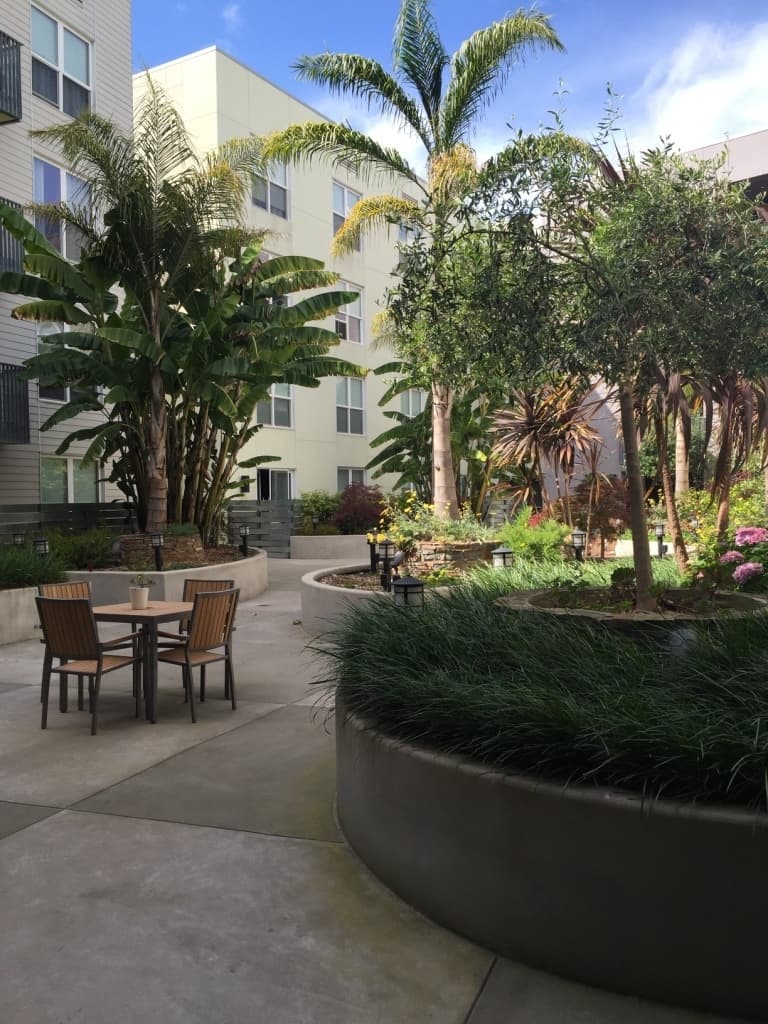 San Francisco House: 5800 3rd Street #1418
