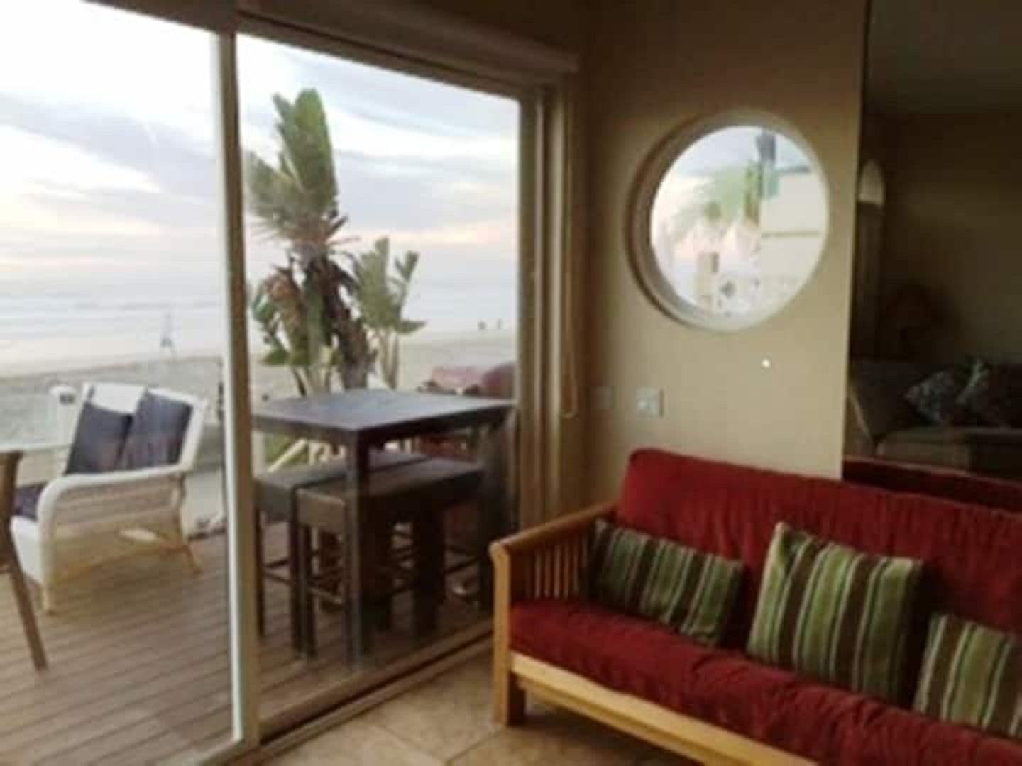 San Diego House: 3239 Ocean Front Walk