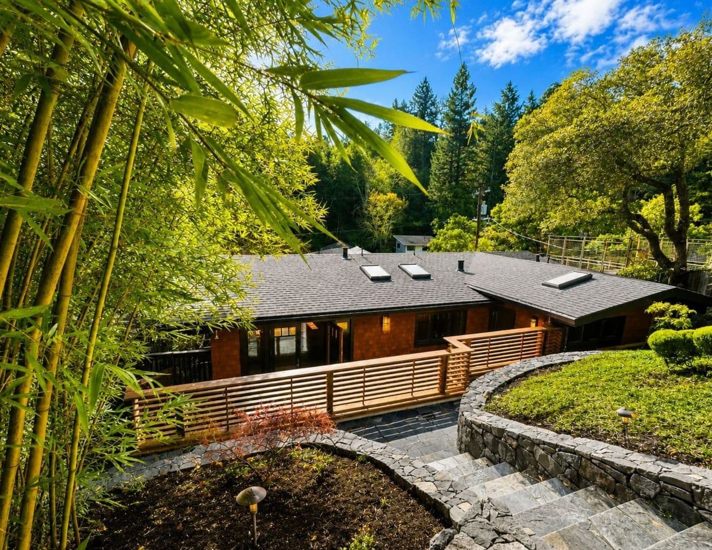 Larkspur House: 60 Frances Ave
