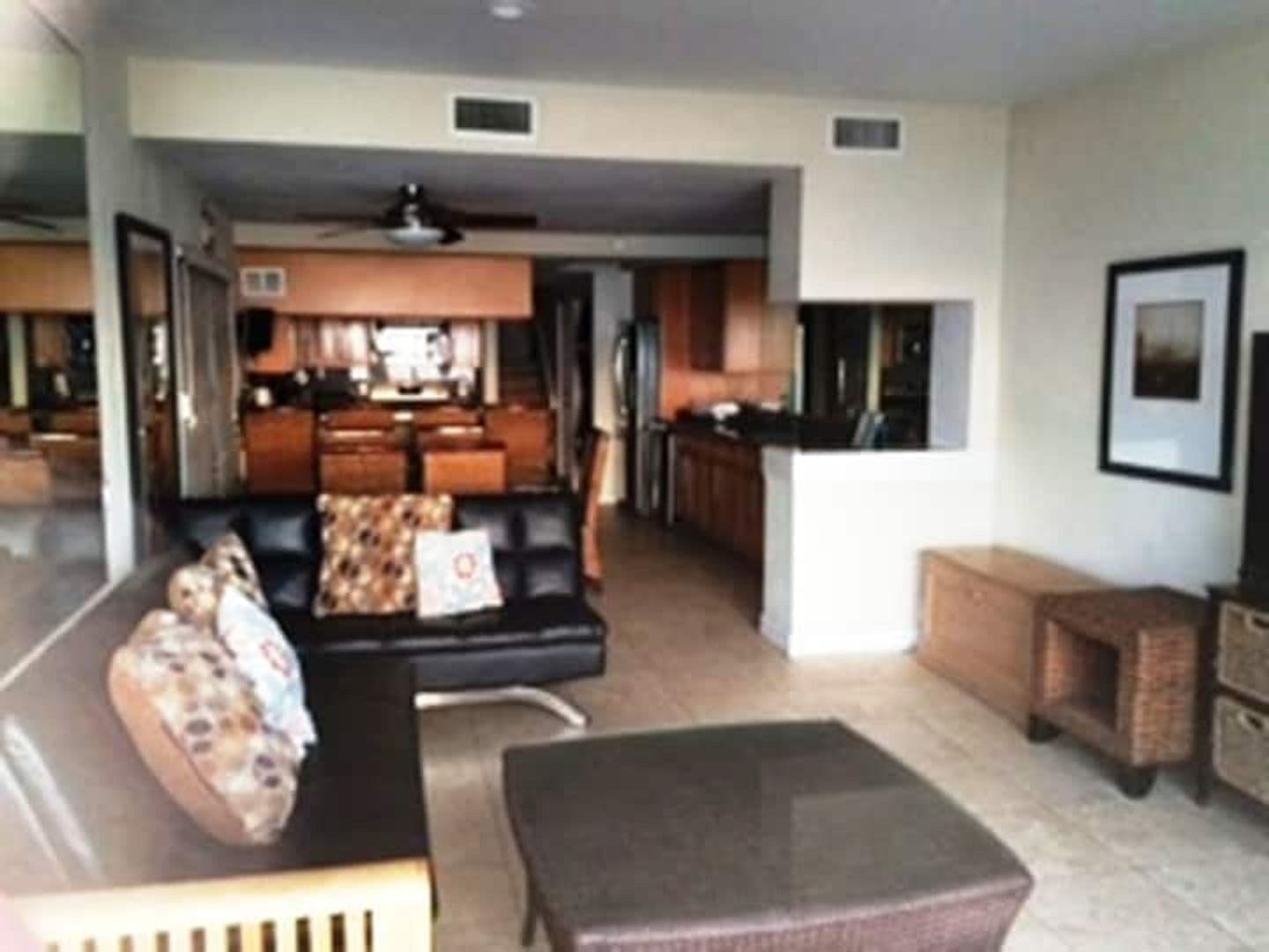San Diego House: 3239 Ocean Front Walk
