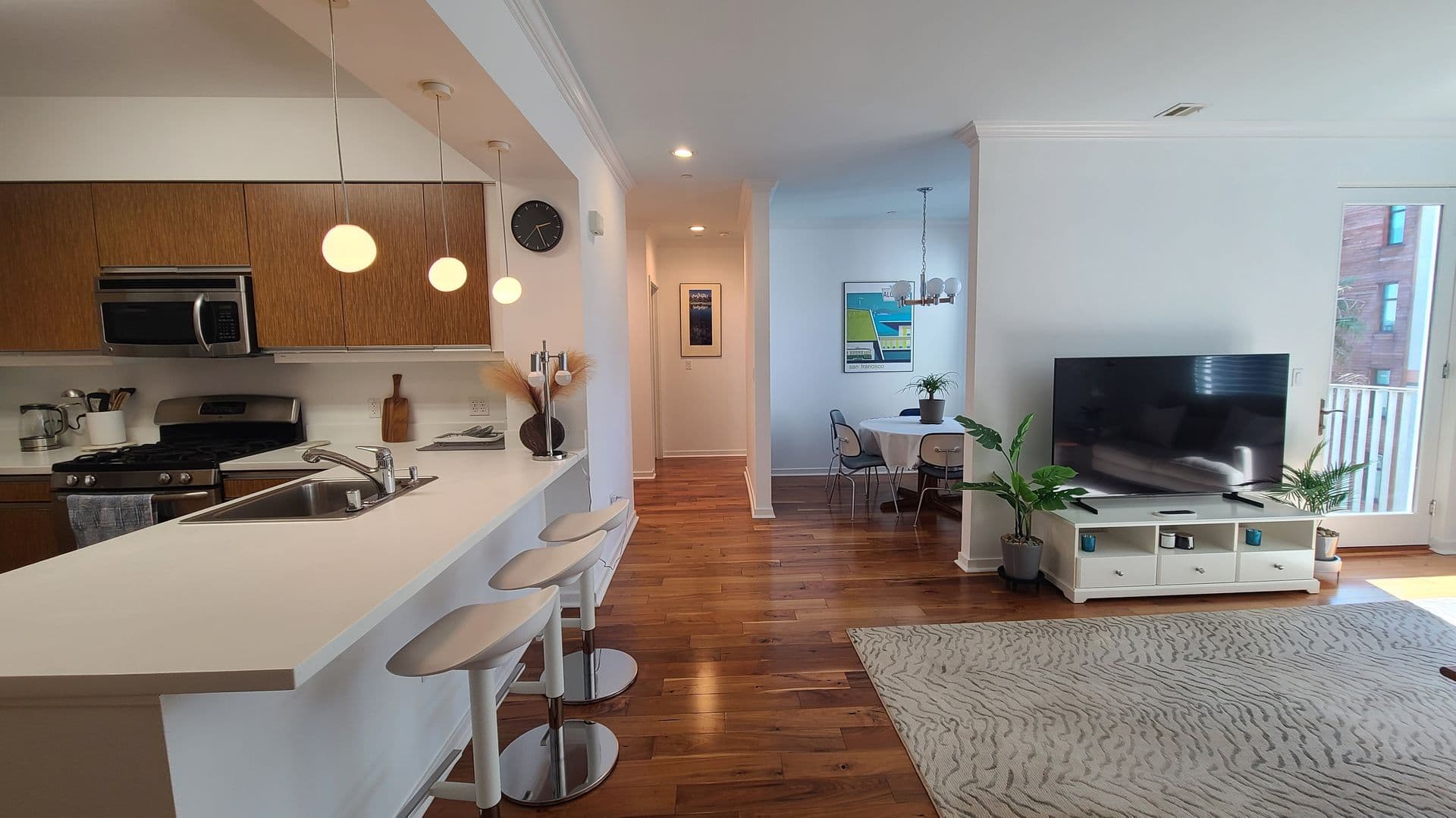 San Francisco House: 5800 3rd Street #1418