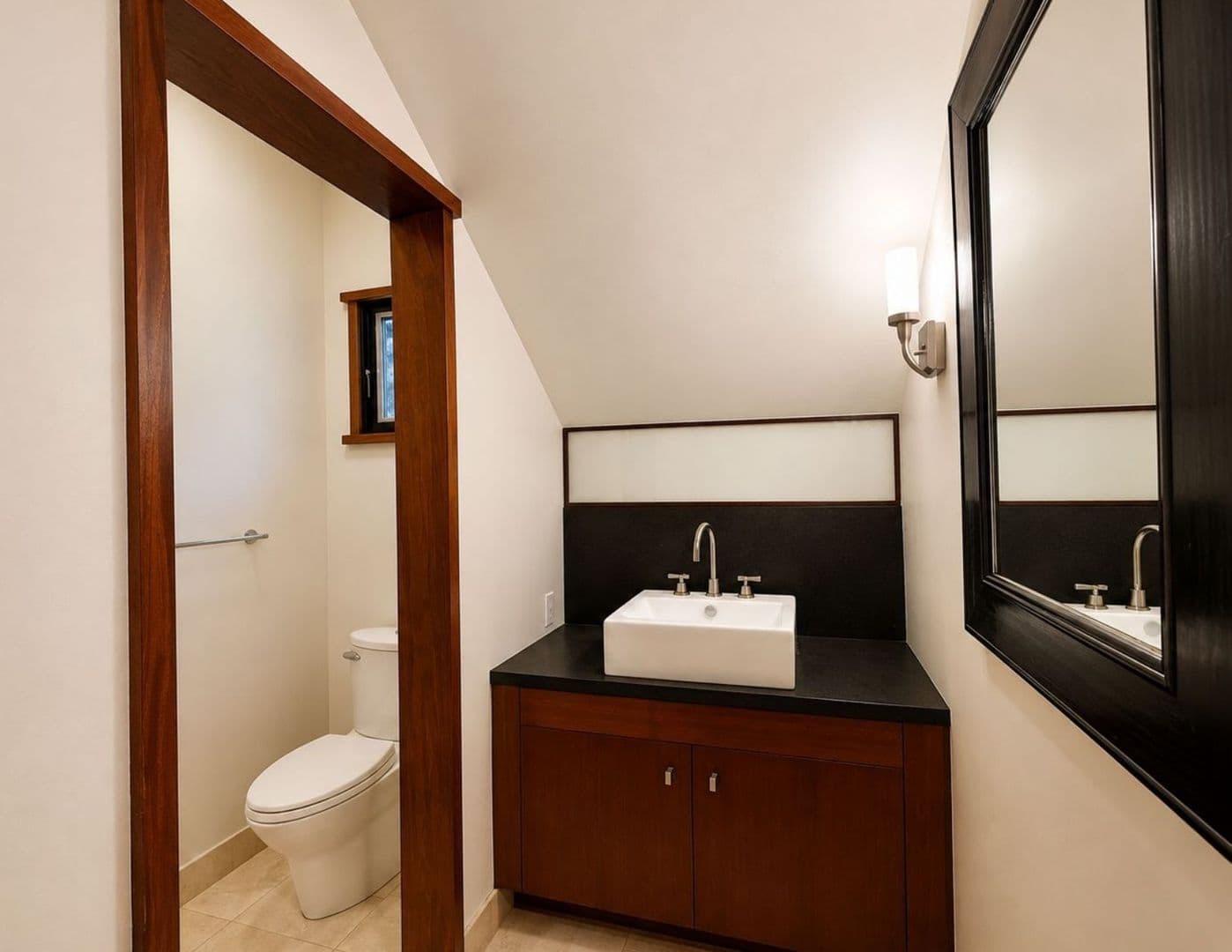 Larkspur House: 60 Frances Ave