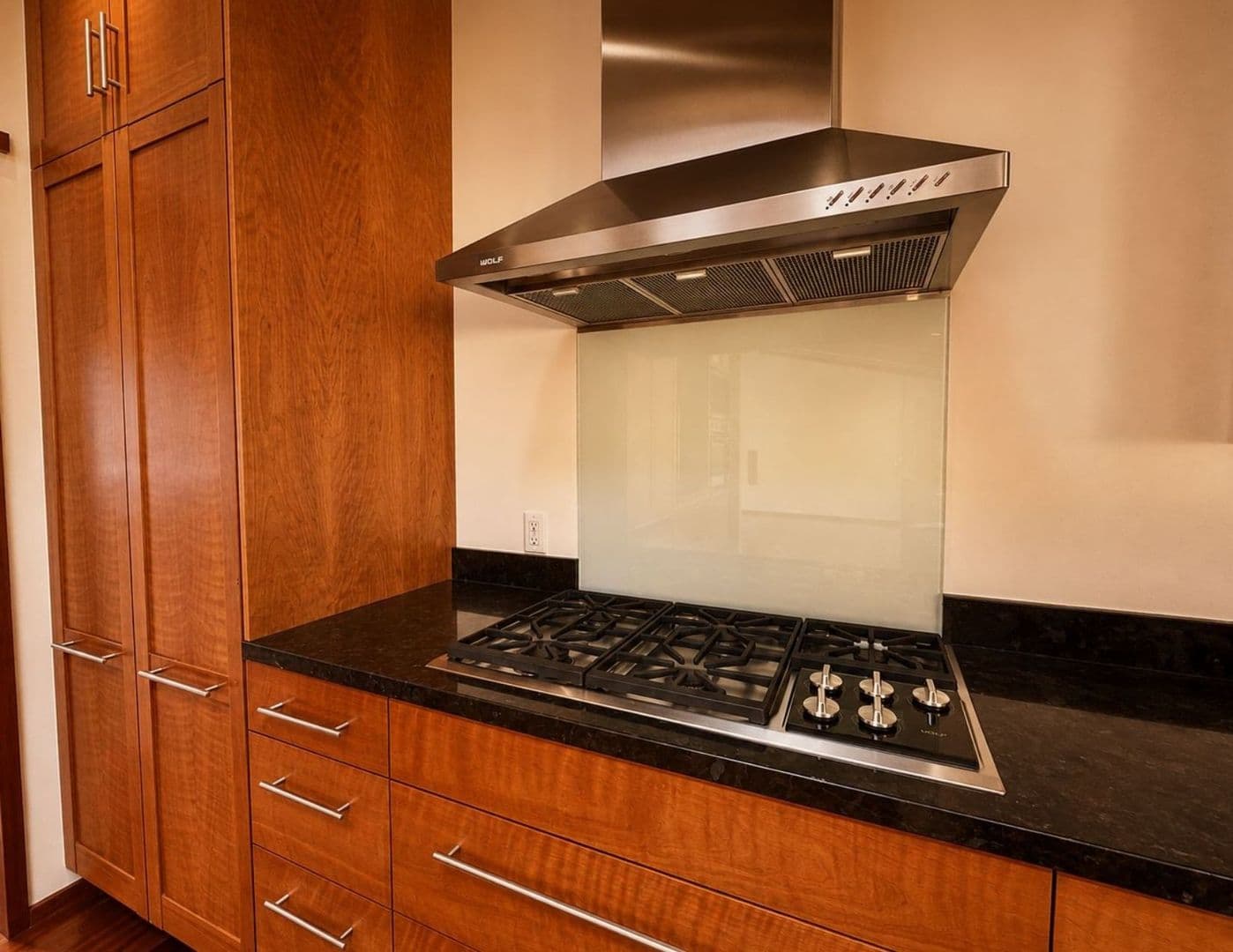 Larkspur House: 60 Frances Ave