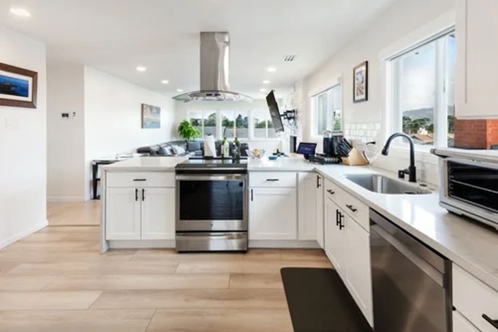 South San Francisco House: 460 Valverde Drive