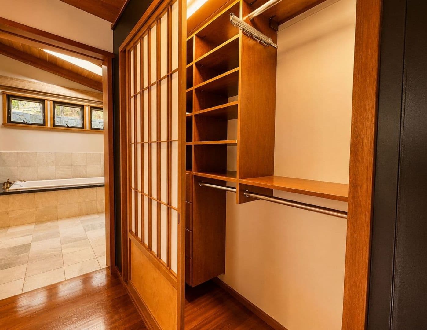 Larkspur House: 60 Frances Ave