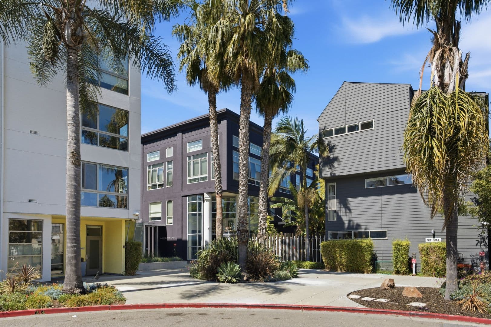 Oakland Condo: 1253 Pine St