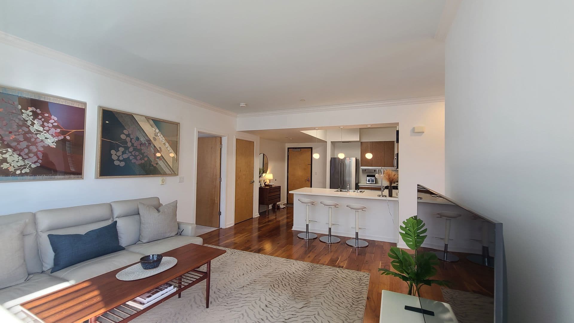San Francisco House: 5800 3rd Street #1418