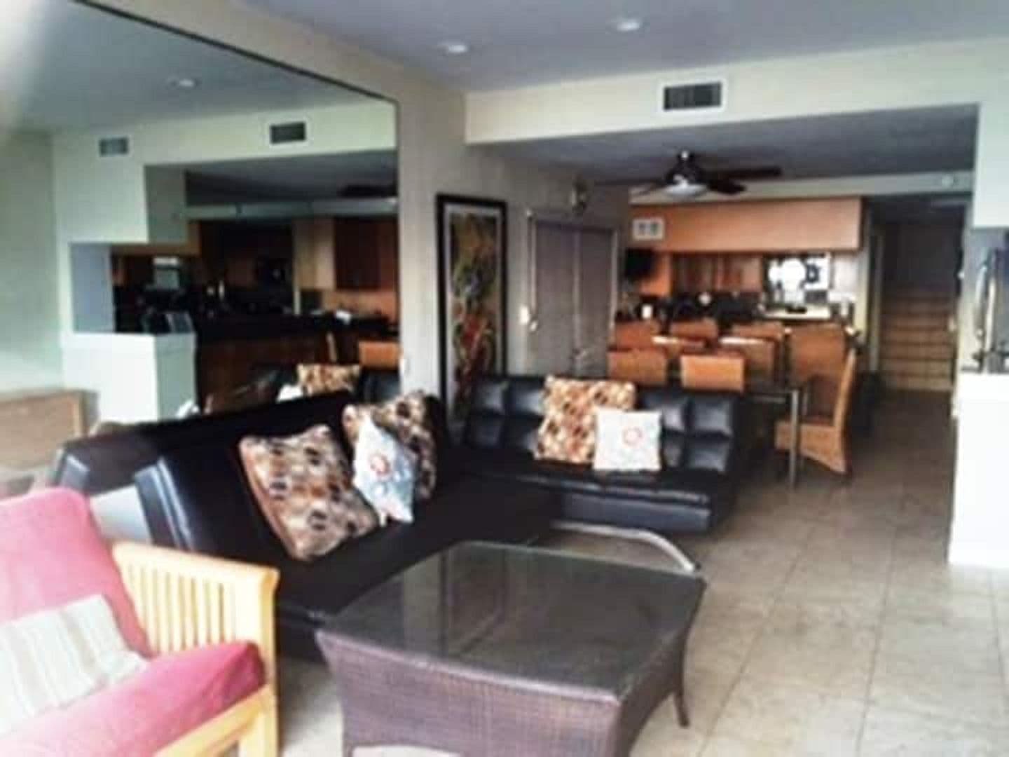 San Diego House: 3239 Ocean Front Walk