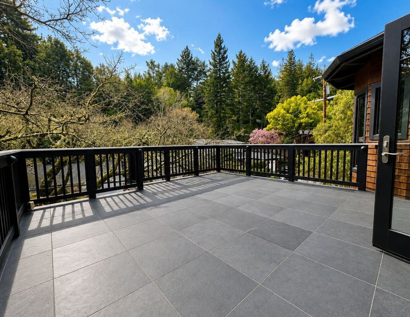 Larkspur House: 60 Frances Ave