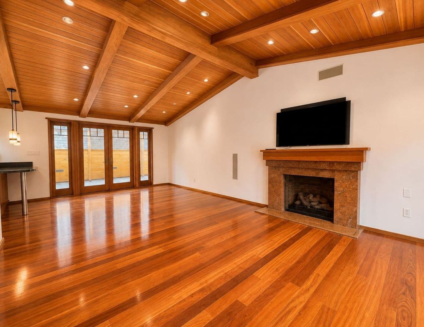 Larkspur House: 60 Frances Ave
