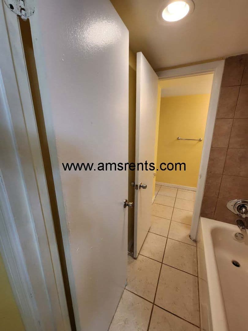 Orlando Apartment: 1406 W Holden Ave Unit A-10