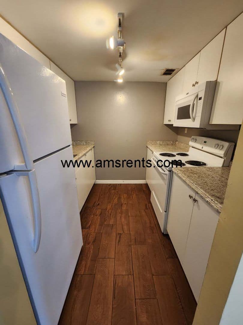 Orlando Apartment: 1406 W Holden Ave Unit A-10