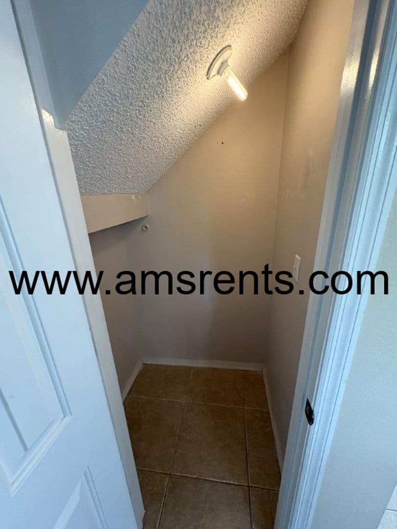 Kissimmee House: 2404 Condado Ct.