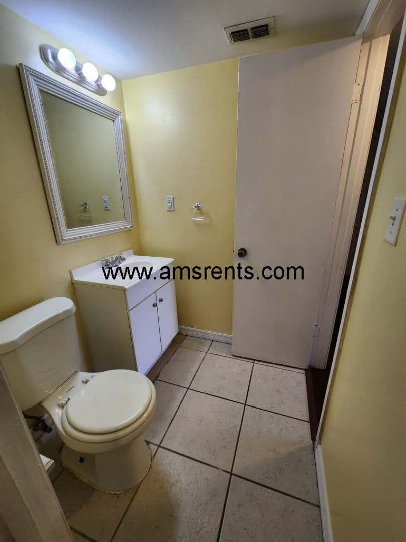Orlando Apartment: 1406 W Holden Ave Unit A-10