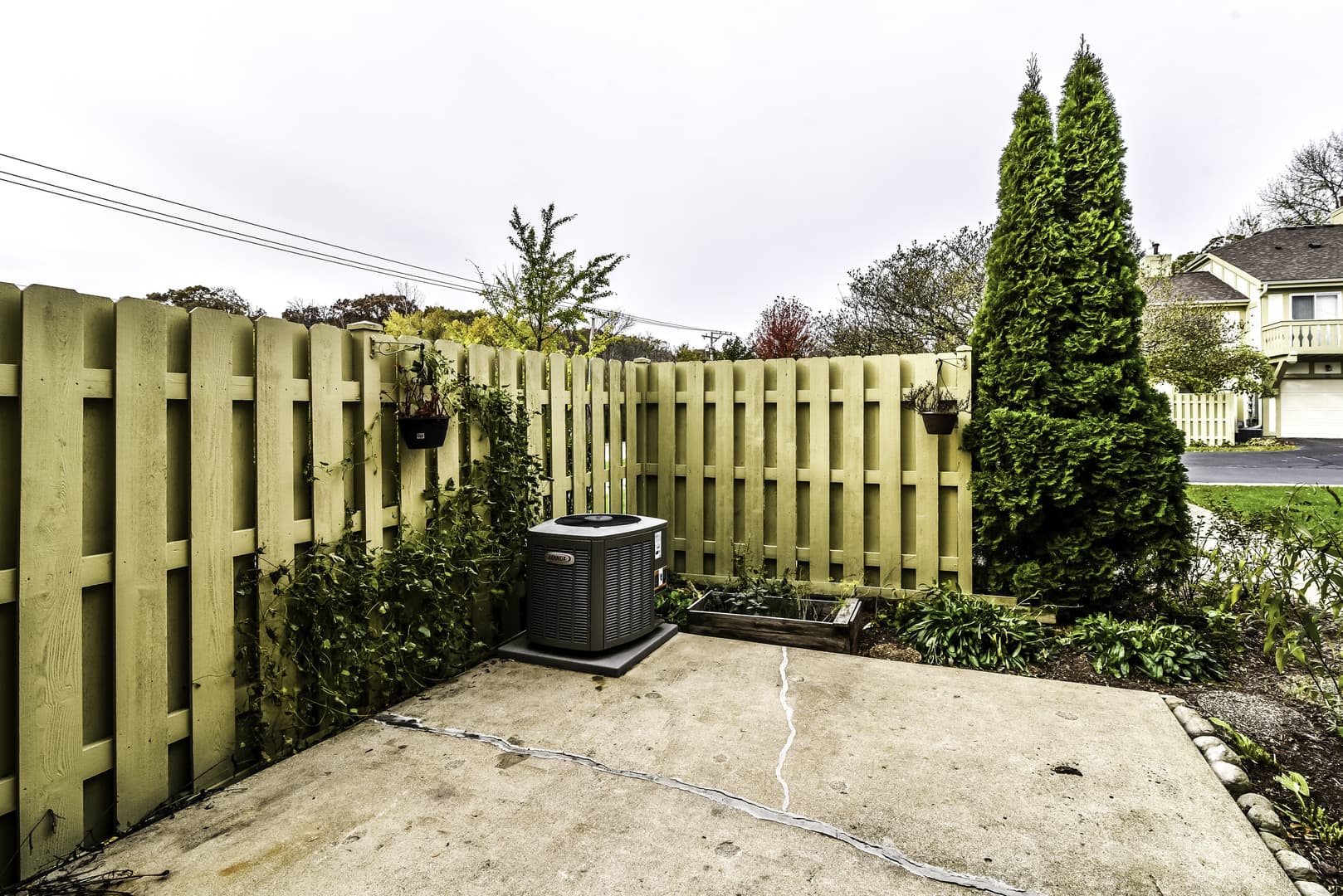 Barrington Apartment: 804 E. Hillside Avenue