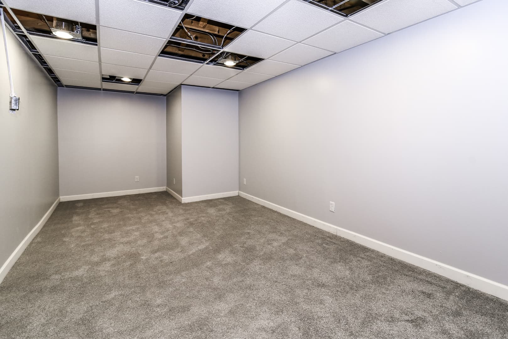 Barrington Apartment: 804 E. Hillside Avenue