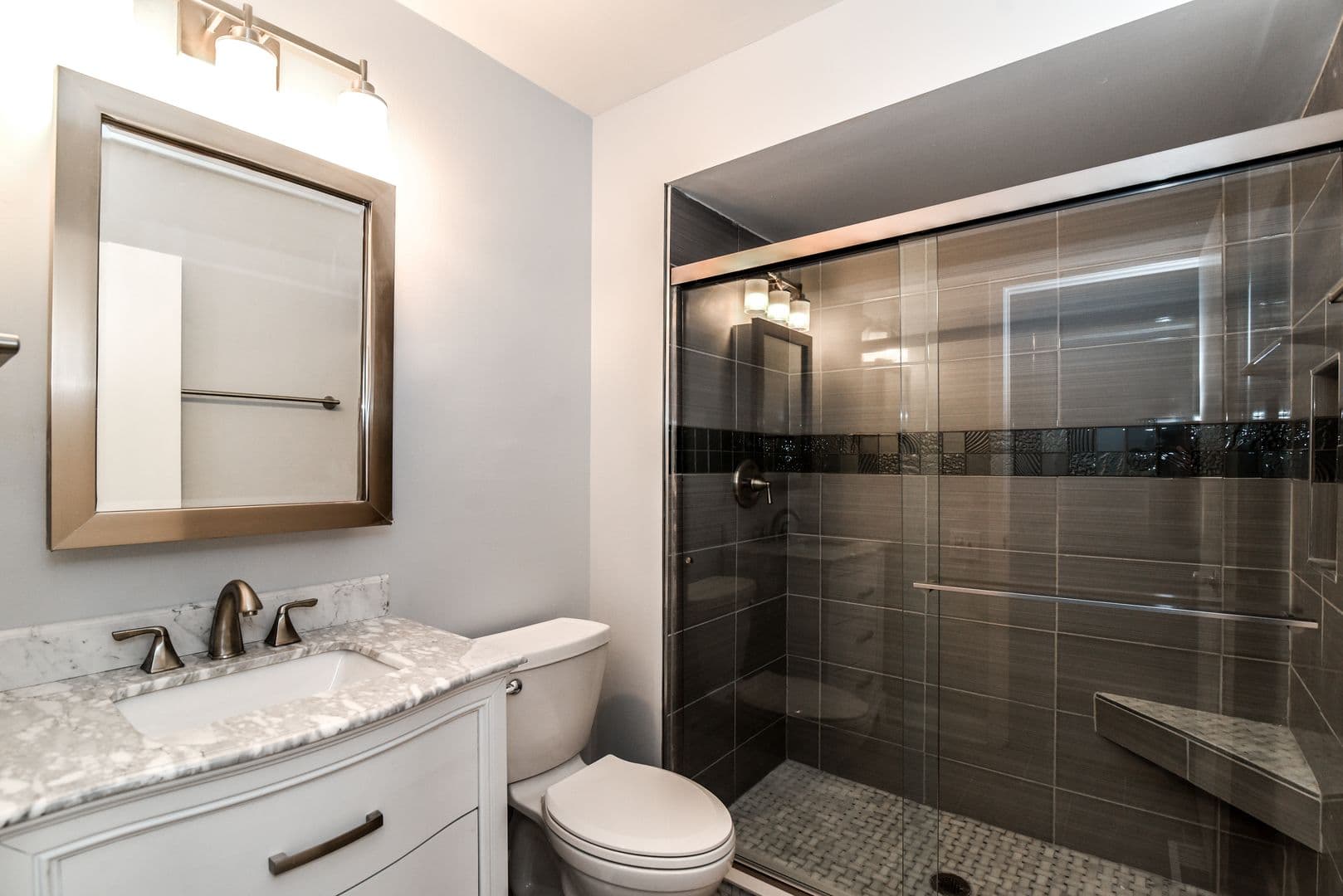 Barrington Apartment: 804 E. Hillside Avenue