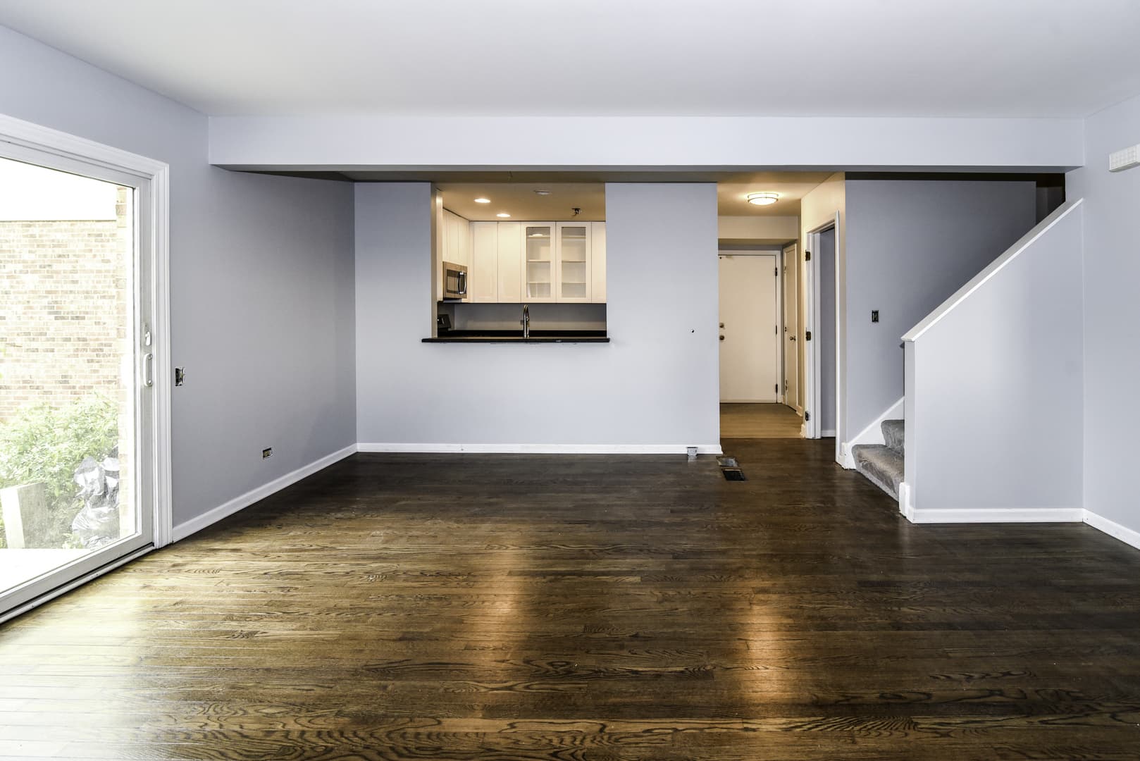 Barrington Apartment: 804 E. Hillside Avenue