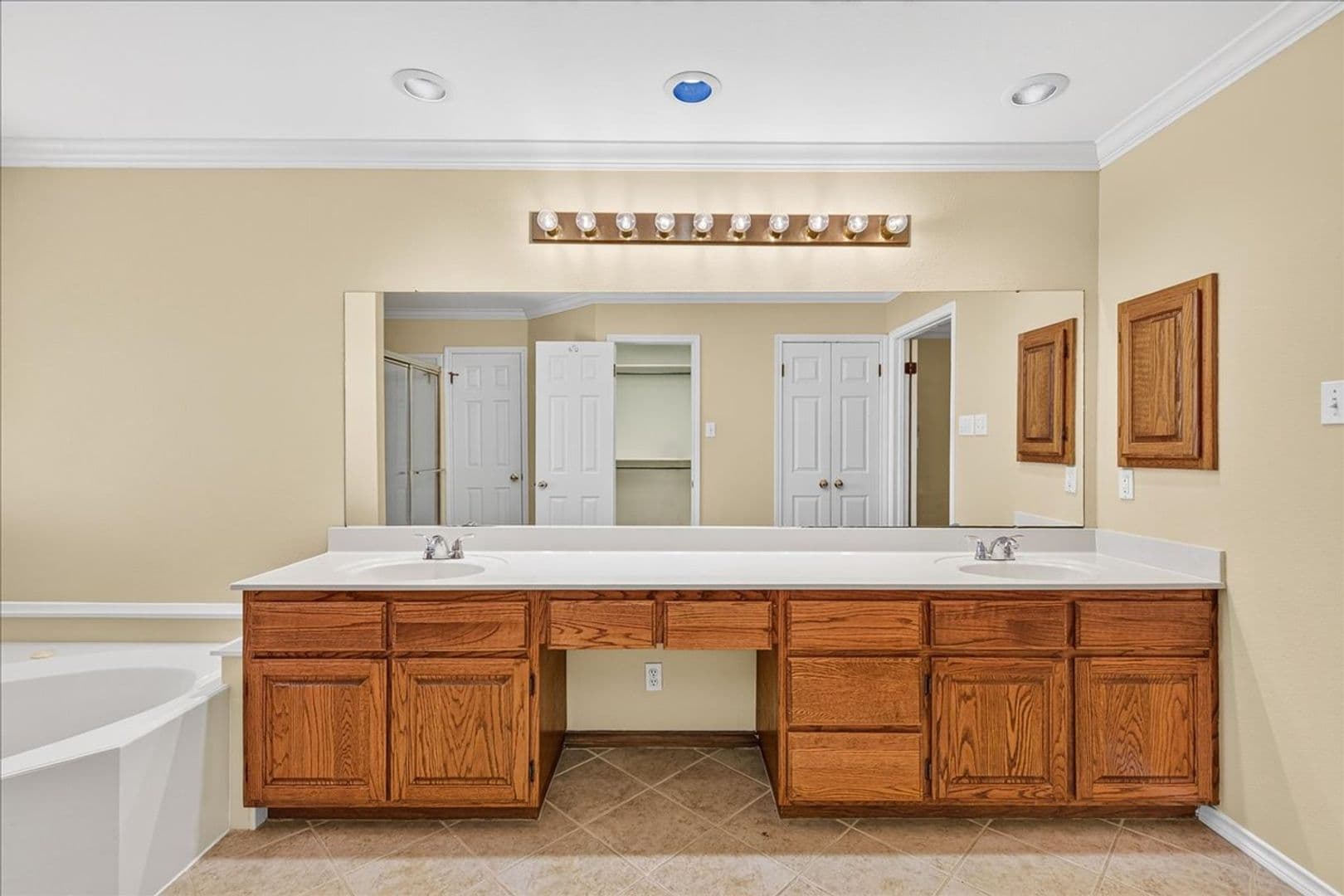 Corpus Christi House: 7022 Dunsford Dr