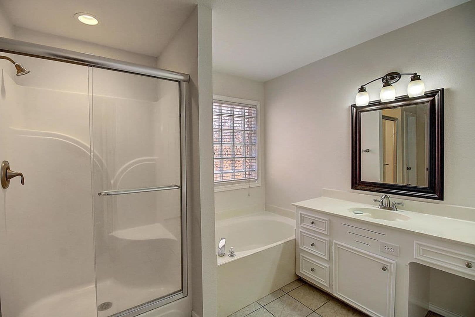 Corpus Christi House: 5101 Cavendish Dr