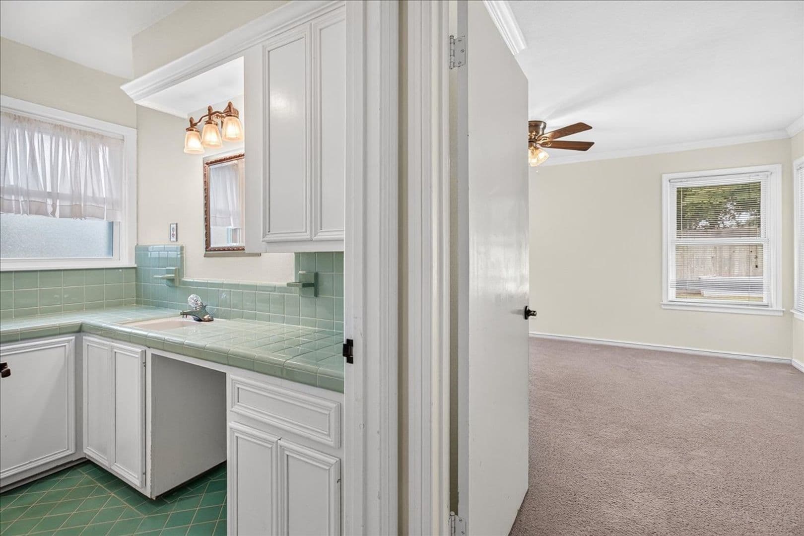 Corpus Christi House: 609 Peerman Pl