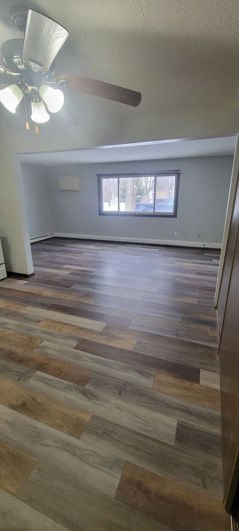 Renville Apartment: 419 & 427 Bryant Ave