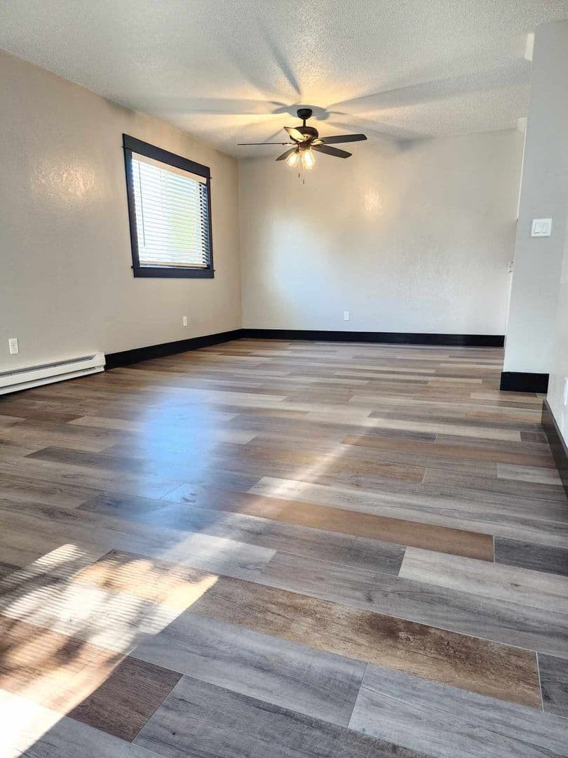 Granite Falls Apartment: 1040 & 1090 17th St