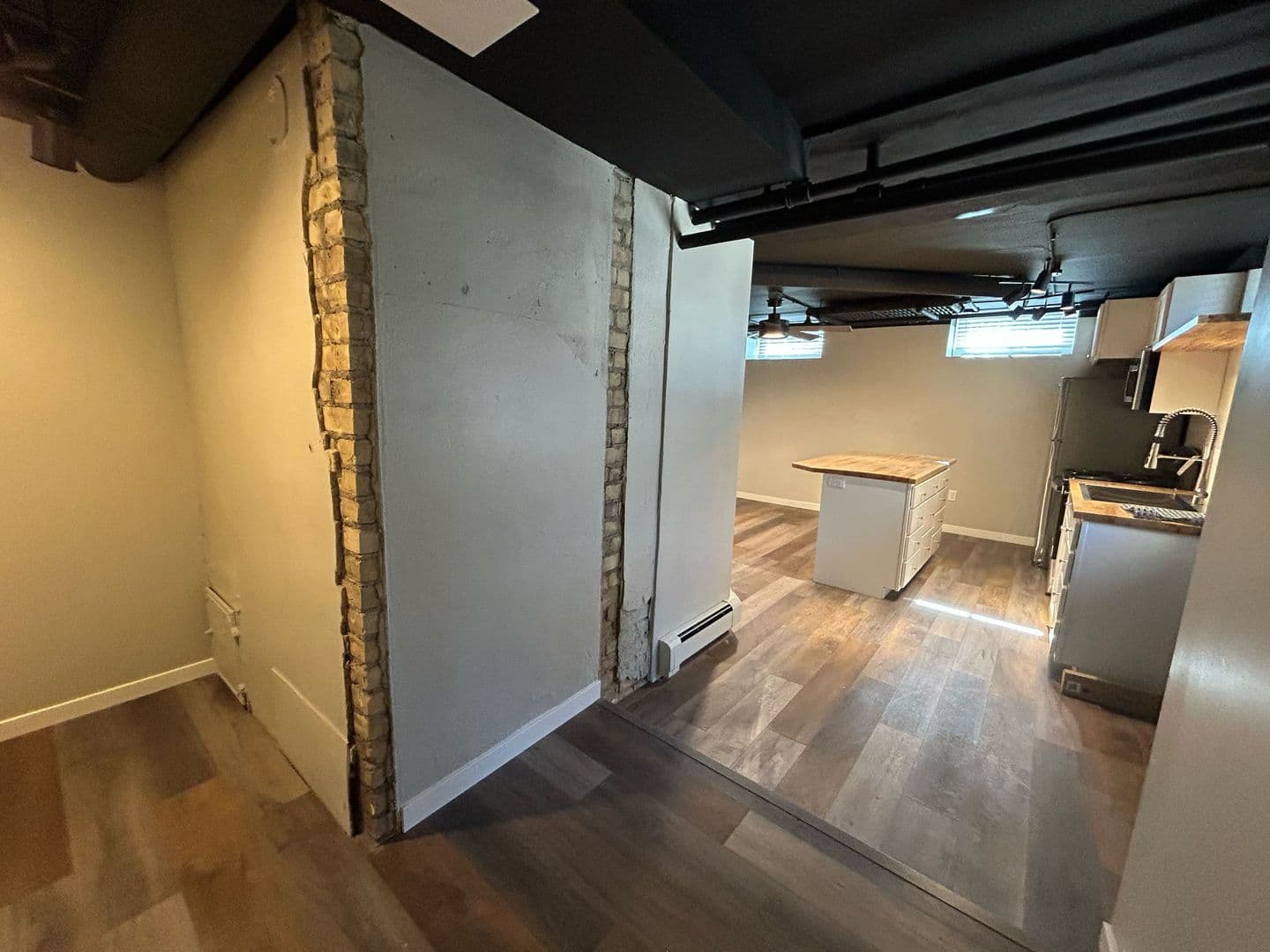Montevideo Apartment: 215 S 5th St