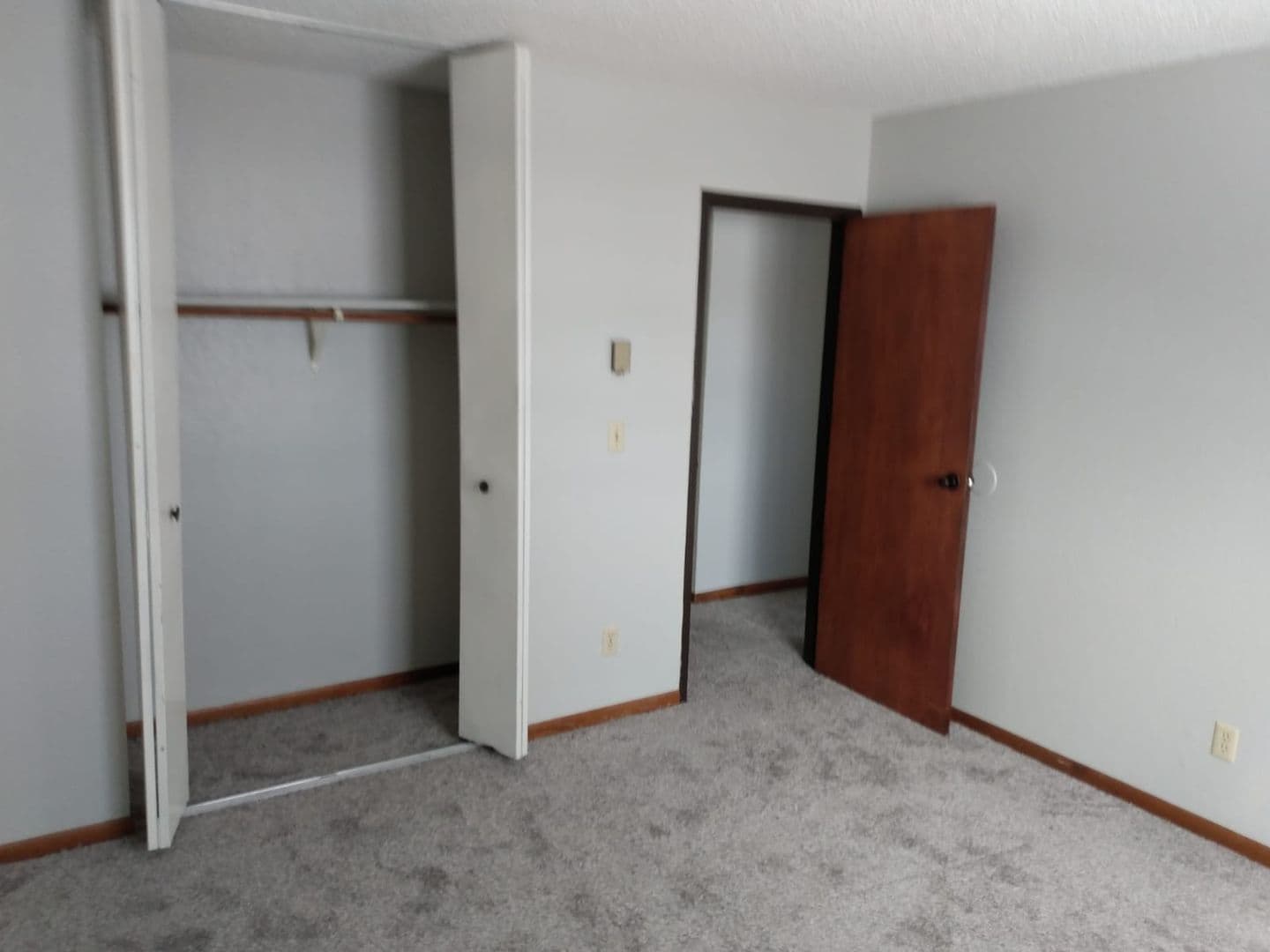 Granite Falls Apartment: 1040 & 1090 17th St