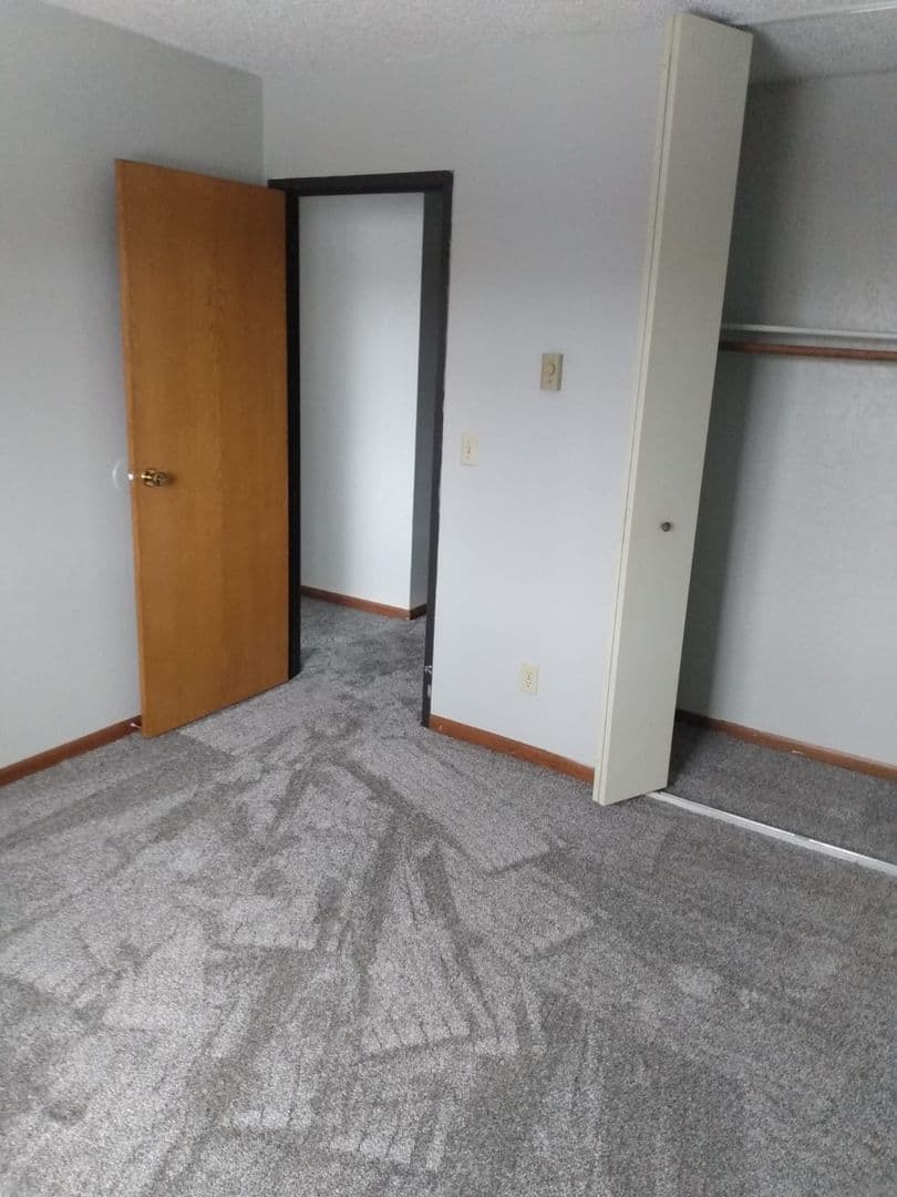 Granite Falls Apartment: 1040 & 1090 17th St