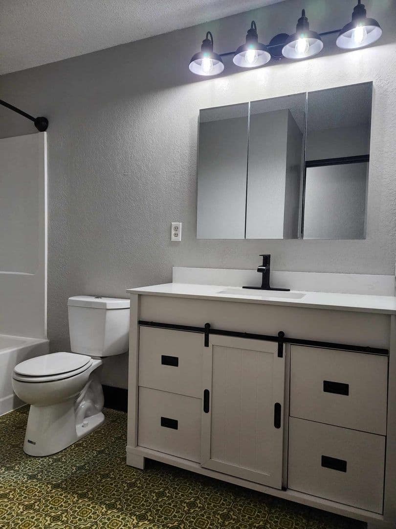 Granite Falls Apartment: 1040 & 1090 17th St