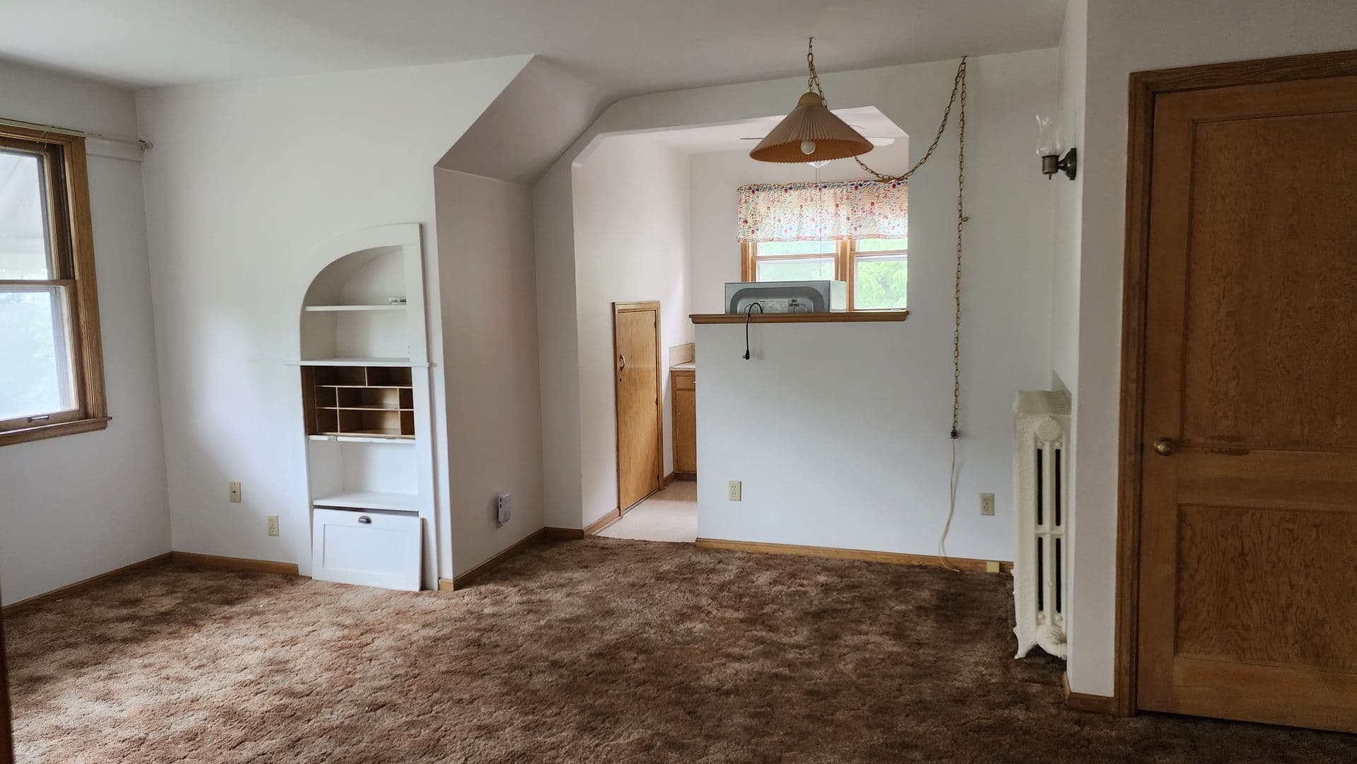 Montevideo Apartment: 215 S 5th St