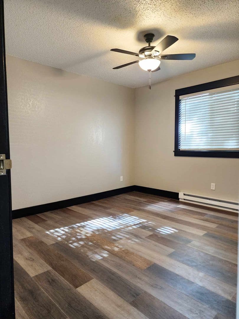 Granite Falls Apartment: 1040 & 1090 17th St