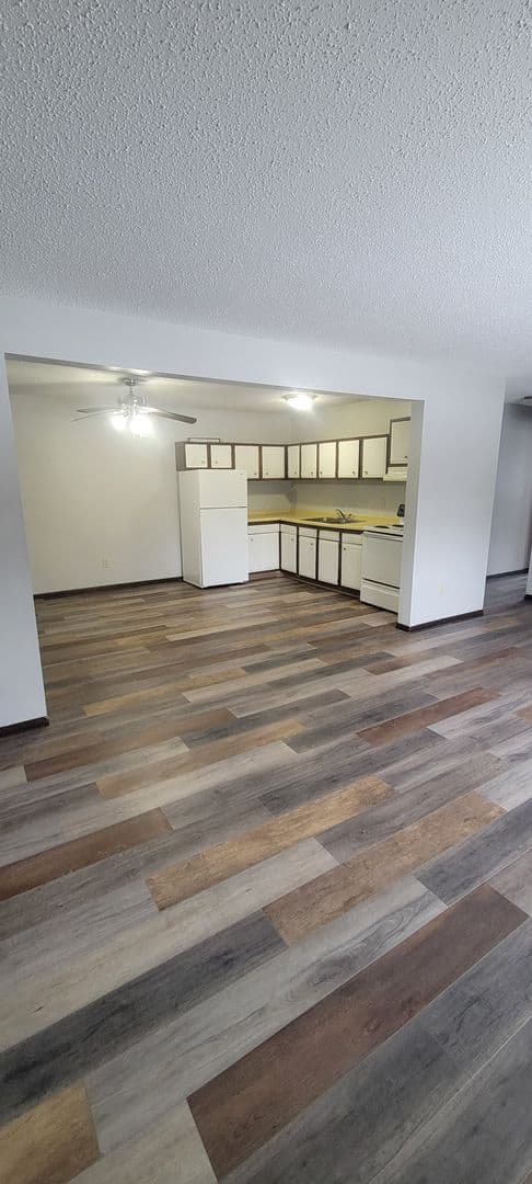 Renville Apartment: 419 & 427 Bryant Ave