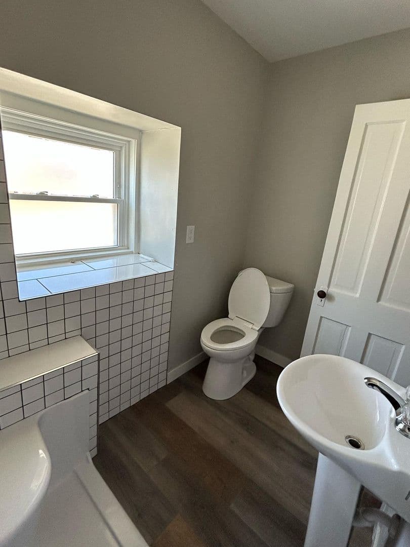 Montevideo Apartment: 215 S 5th St