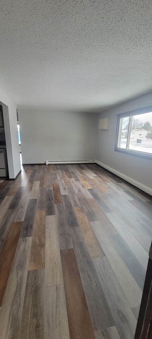 Renville Apartment: 419 & 427 Bryant Ave