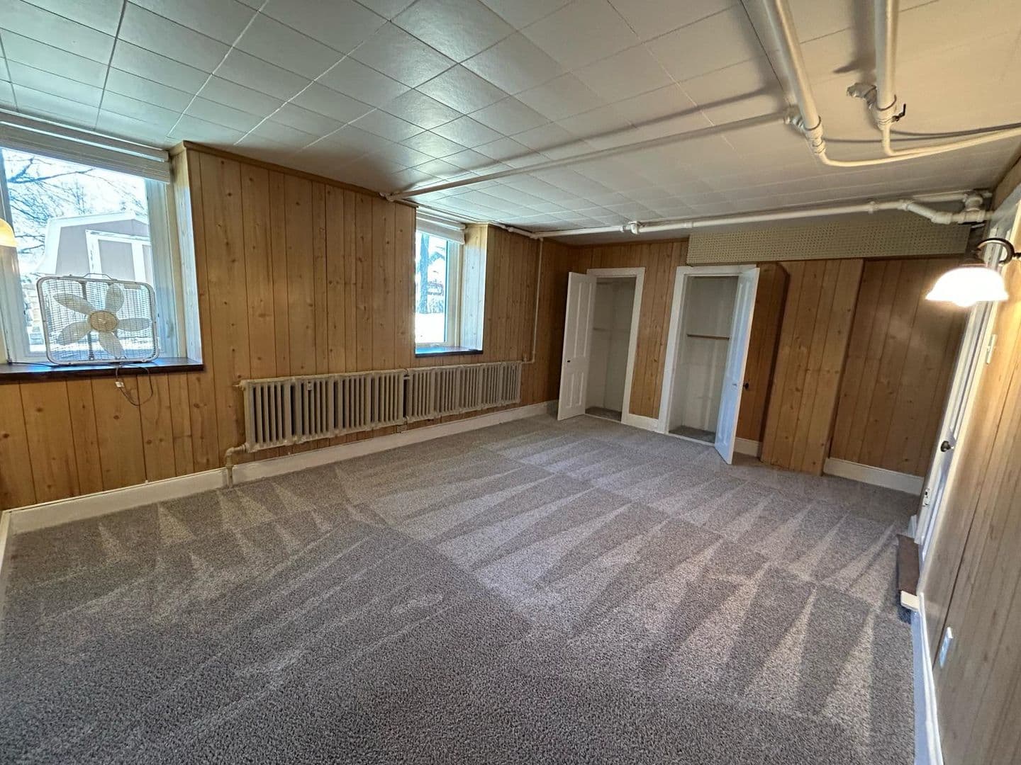 Montevideo Apartment: 215 S 5th St