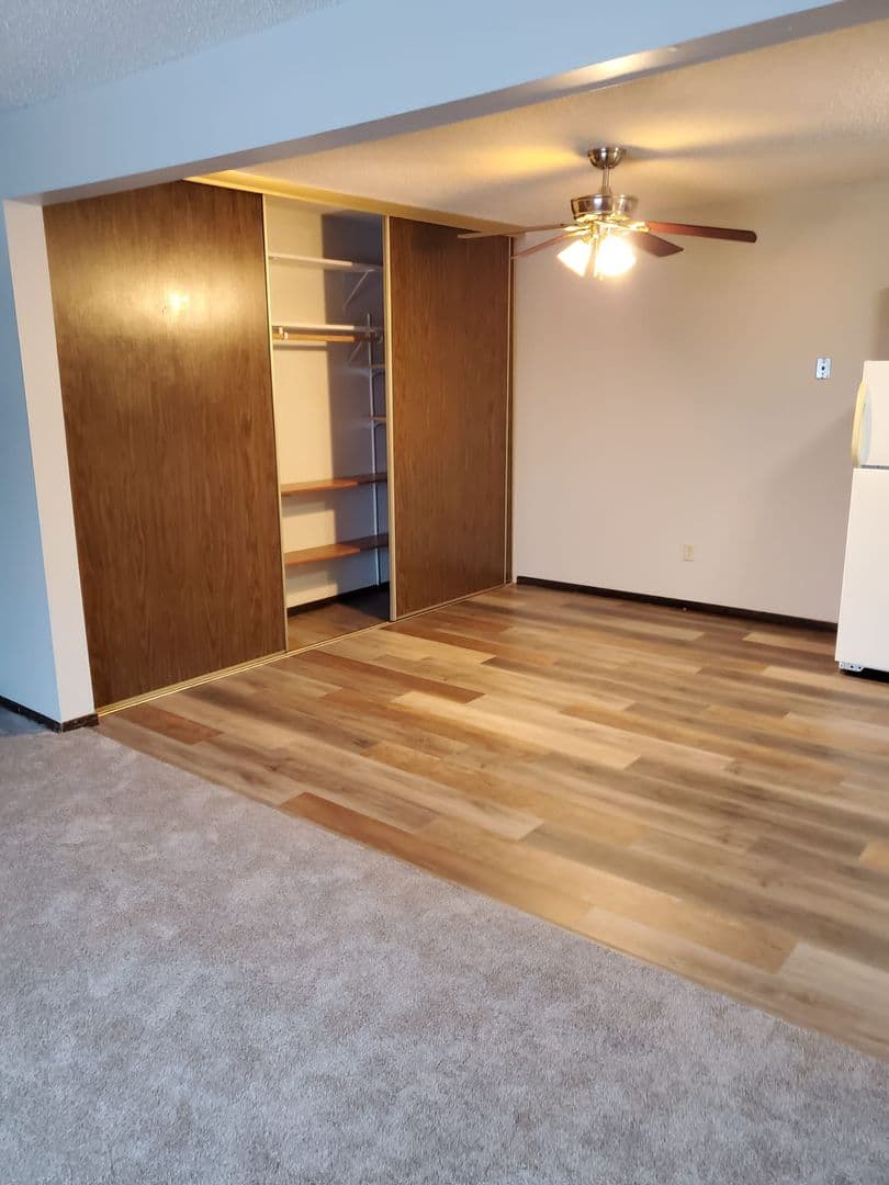 Renville Apartment: 419 & 427 Bryant Ave