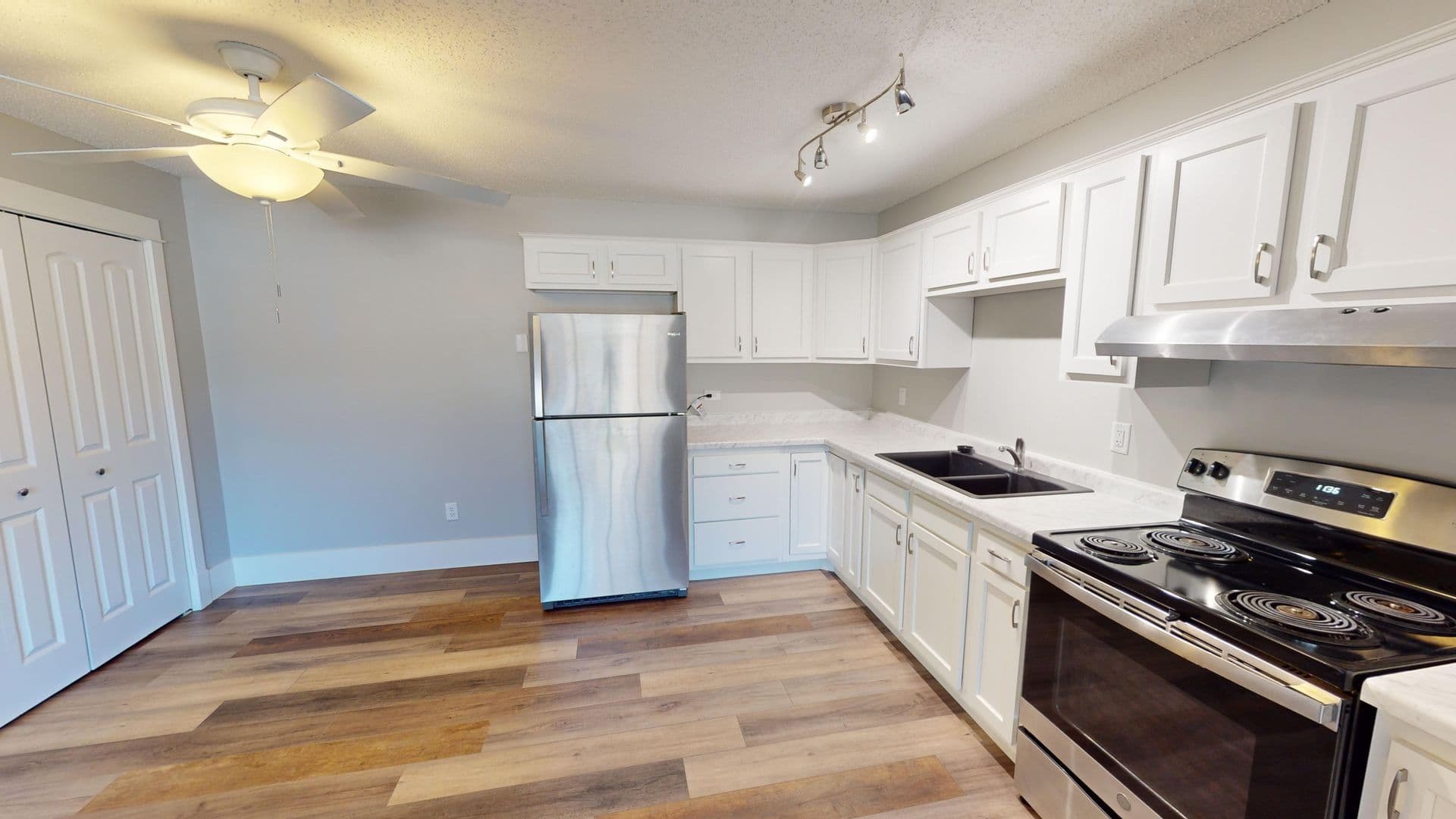 Renville Apartment: 419 & 427 Bryant Ave