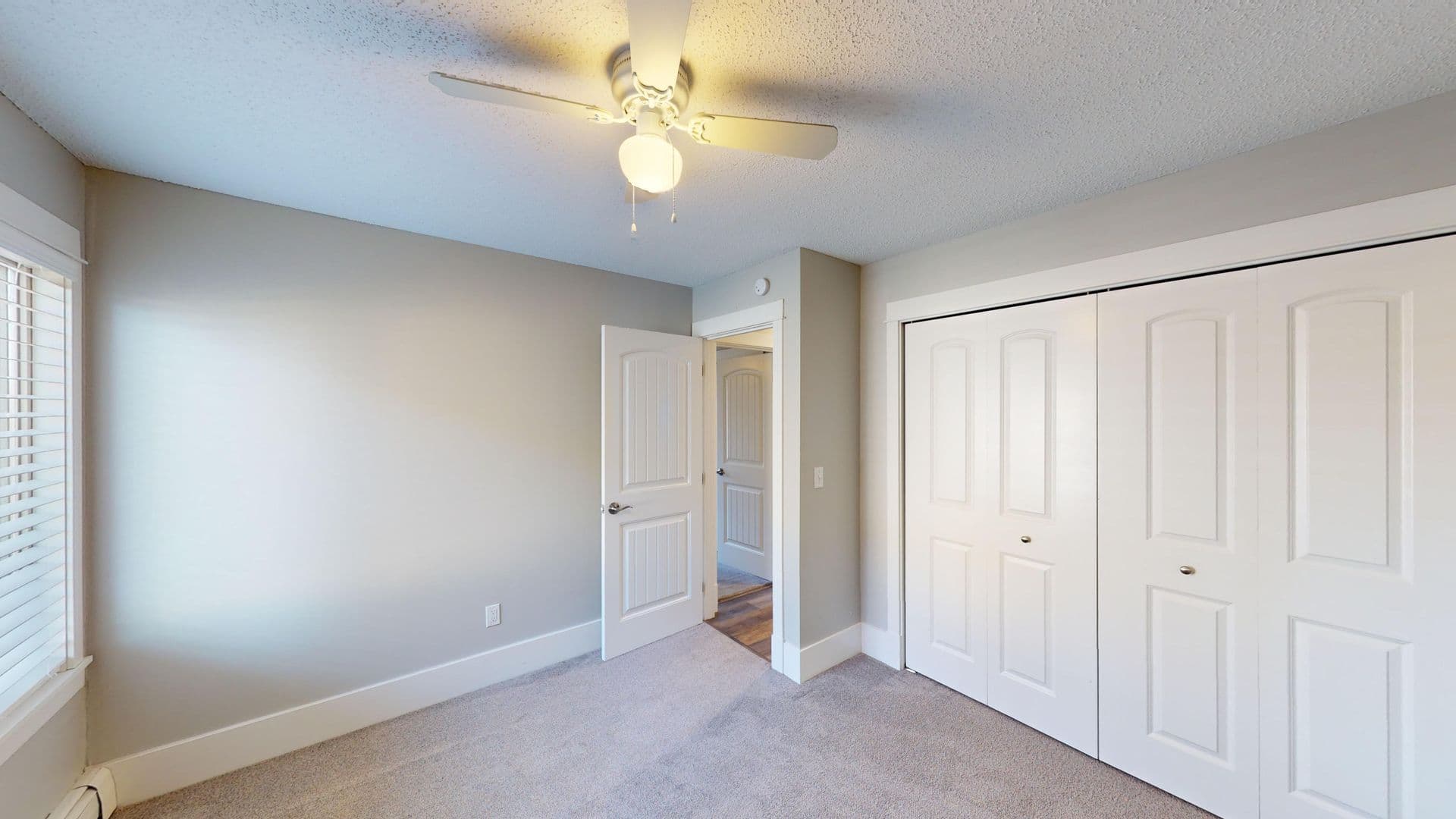 Renville Apartment: 419 & 427 Bryant Ave