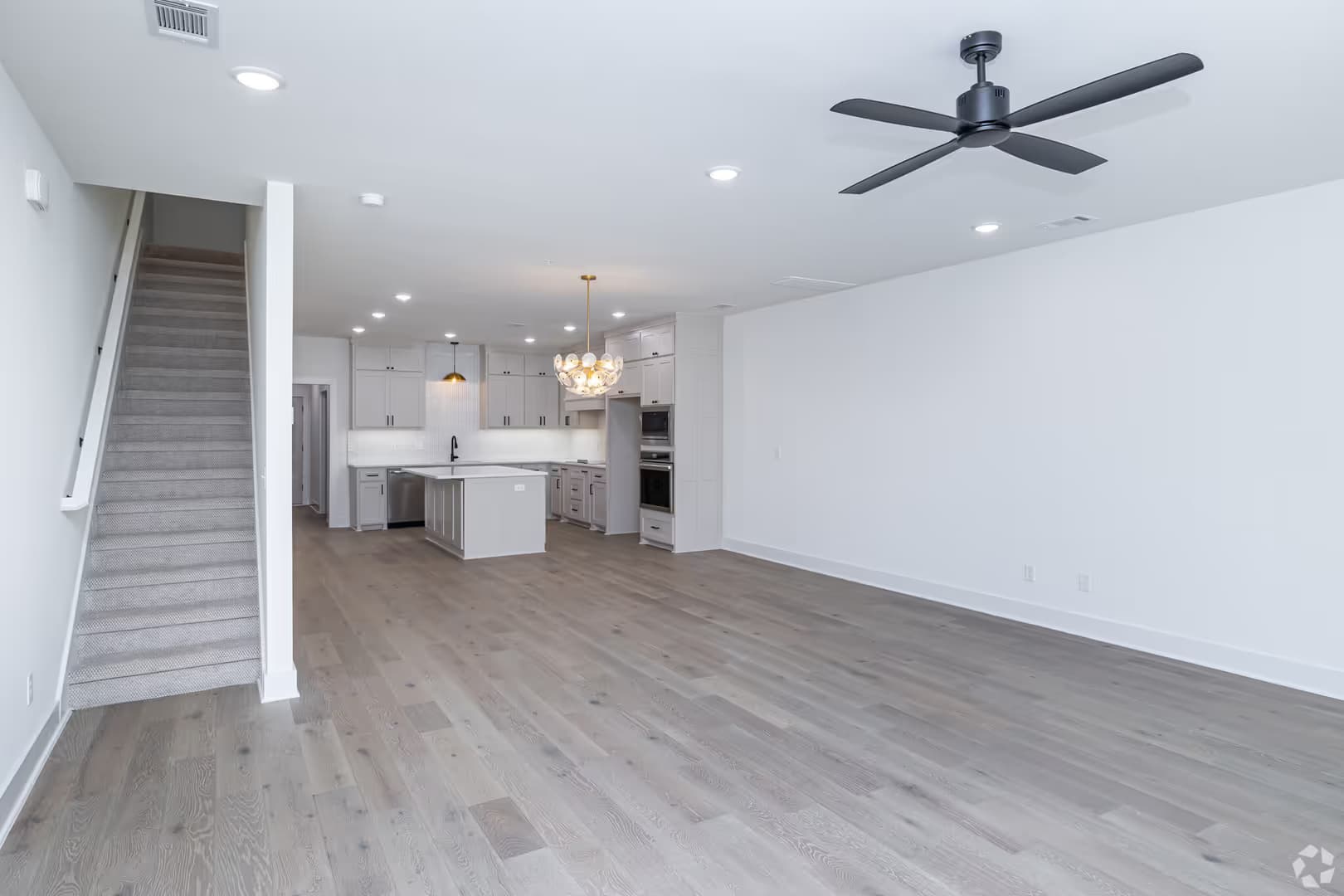 Rogers Apartment: 4128 W. Olive St.