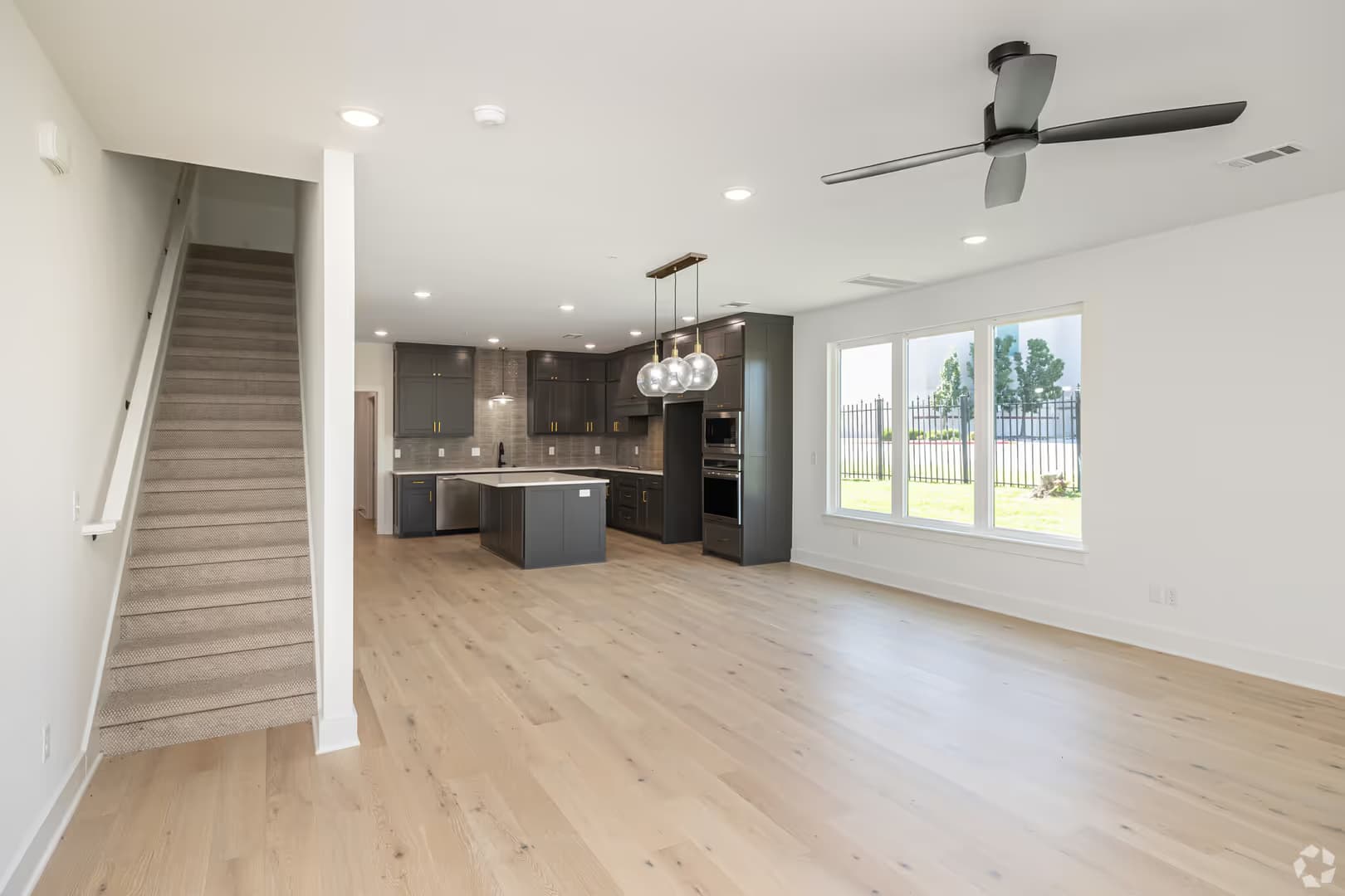 Rogers Apartment: 4128 W. Olive St.