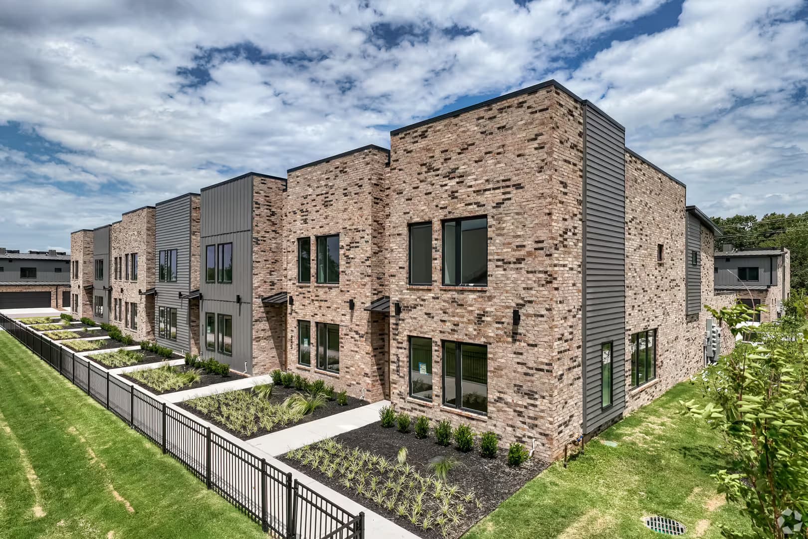 Rogers Apartment: 4128 W. Olive St.