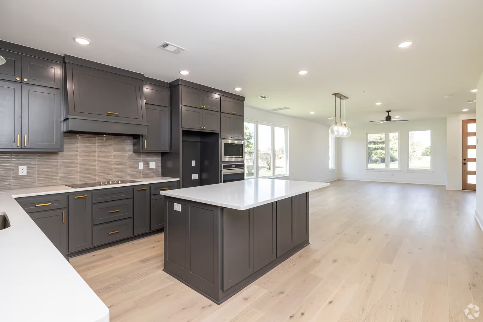 Rogers Apartment: 4128 W. Olive St.