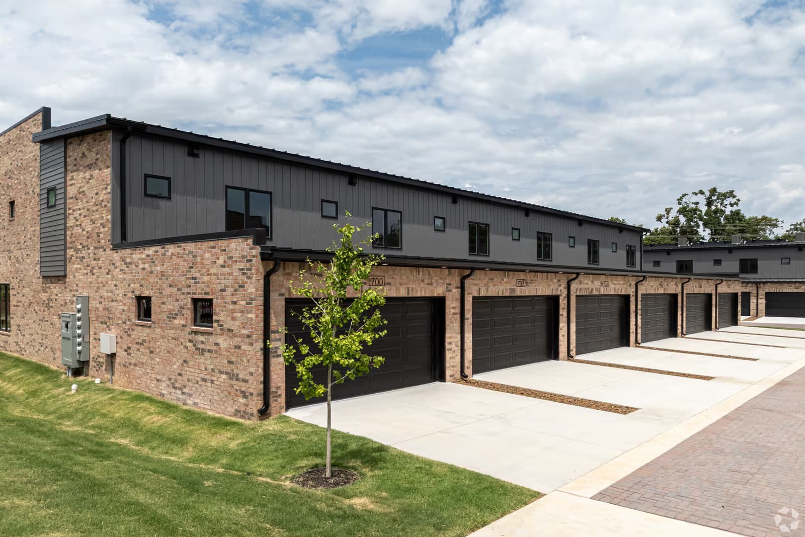 Rogers Apartment: 4128 W. Olive St.