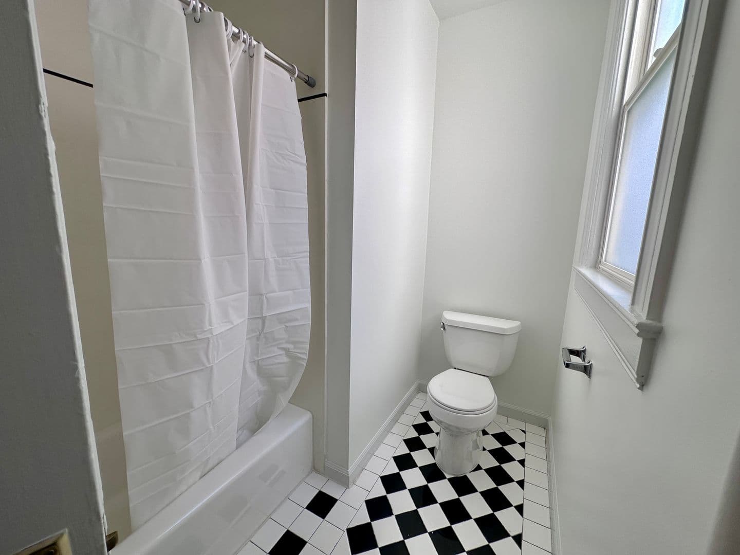 San Francisco Apartment: 1461 California Street