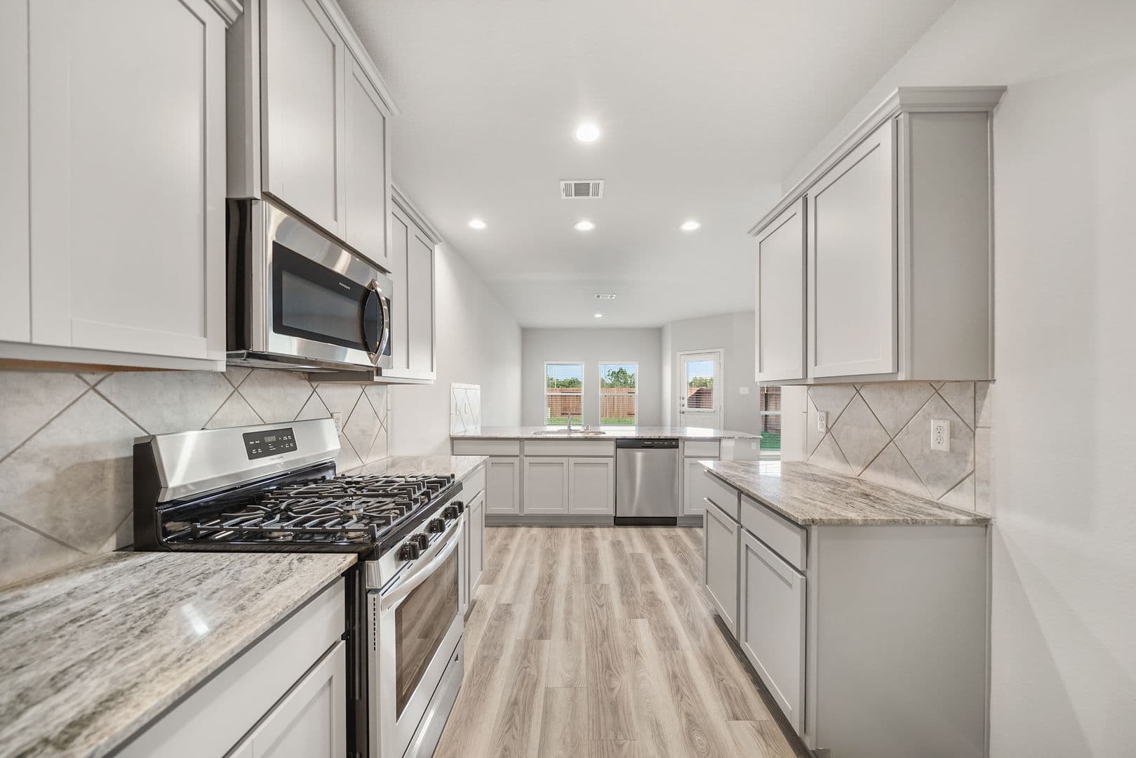 Houston House: 13313 Nabob Dr